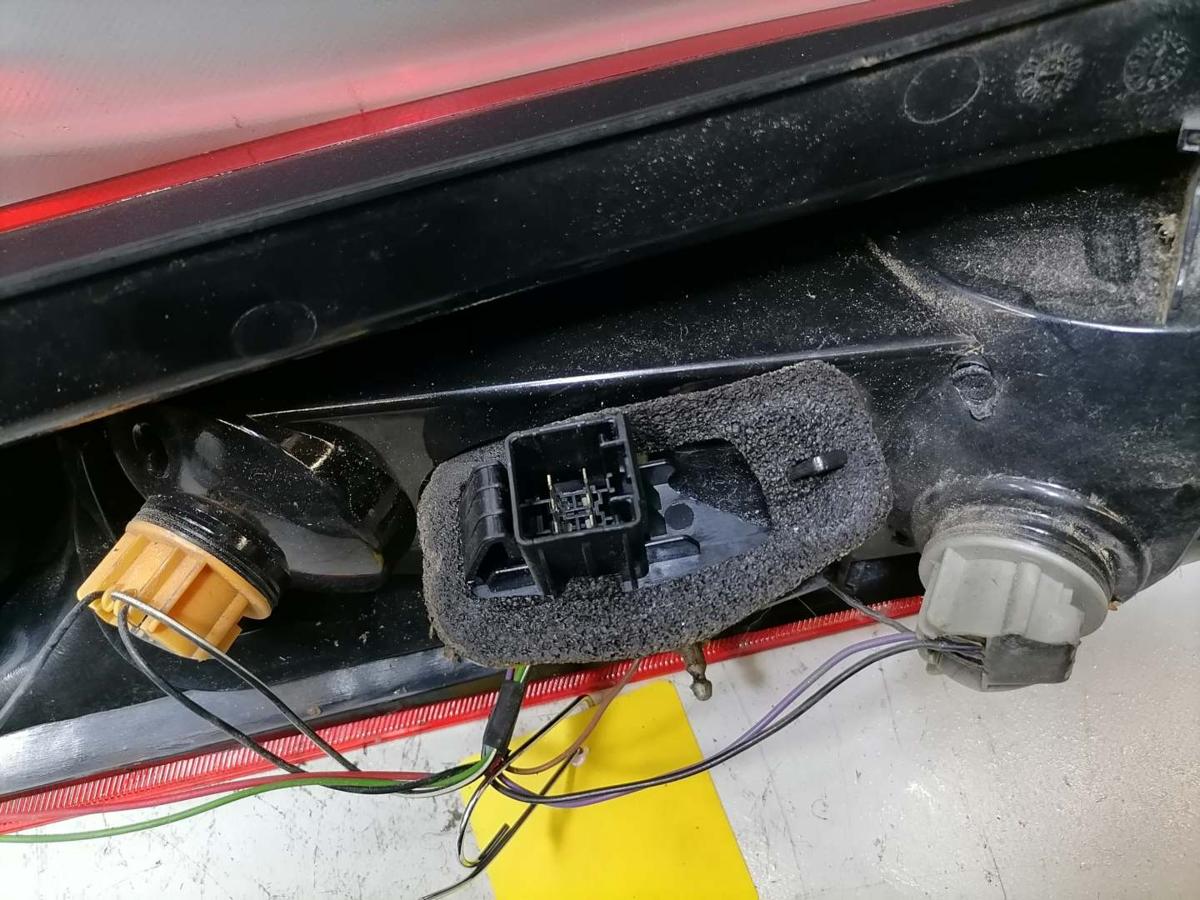 Ford Fiesta JD3 original Rücklicht Rückleuchte rechts 3-Türer Facelift BJ07